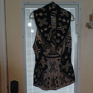 Hannah Black and Cream Knit Top